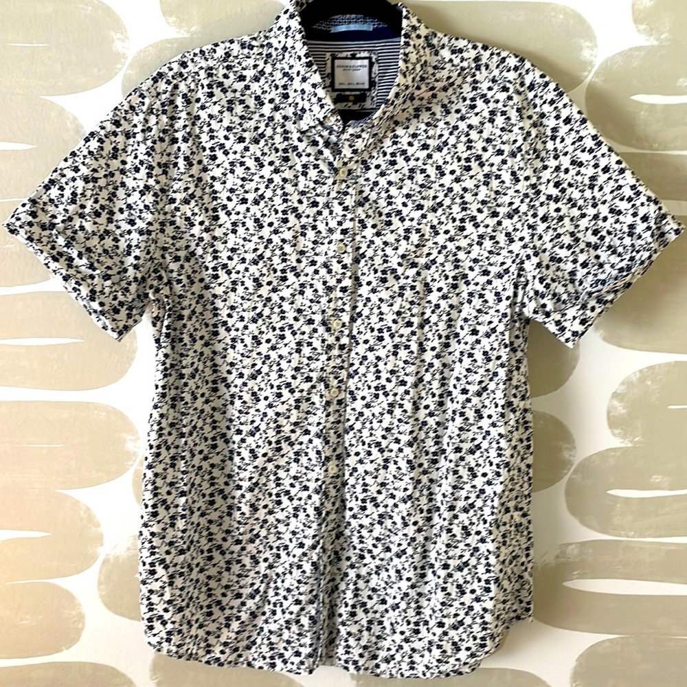 Floral Cuffed short sleeve button up